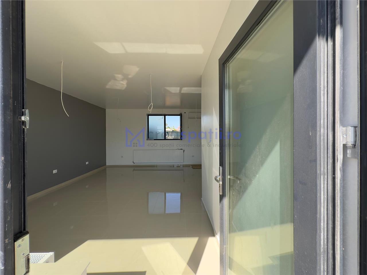 Spatii birouri, showroom, depozit, de la 36mp la 72mp, zona Mall Moldova