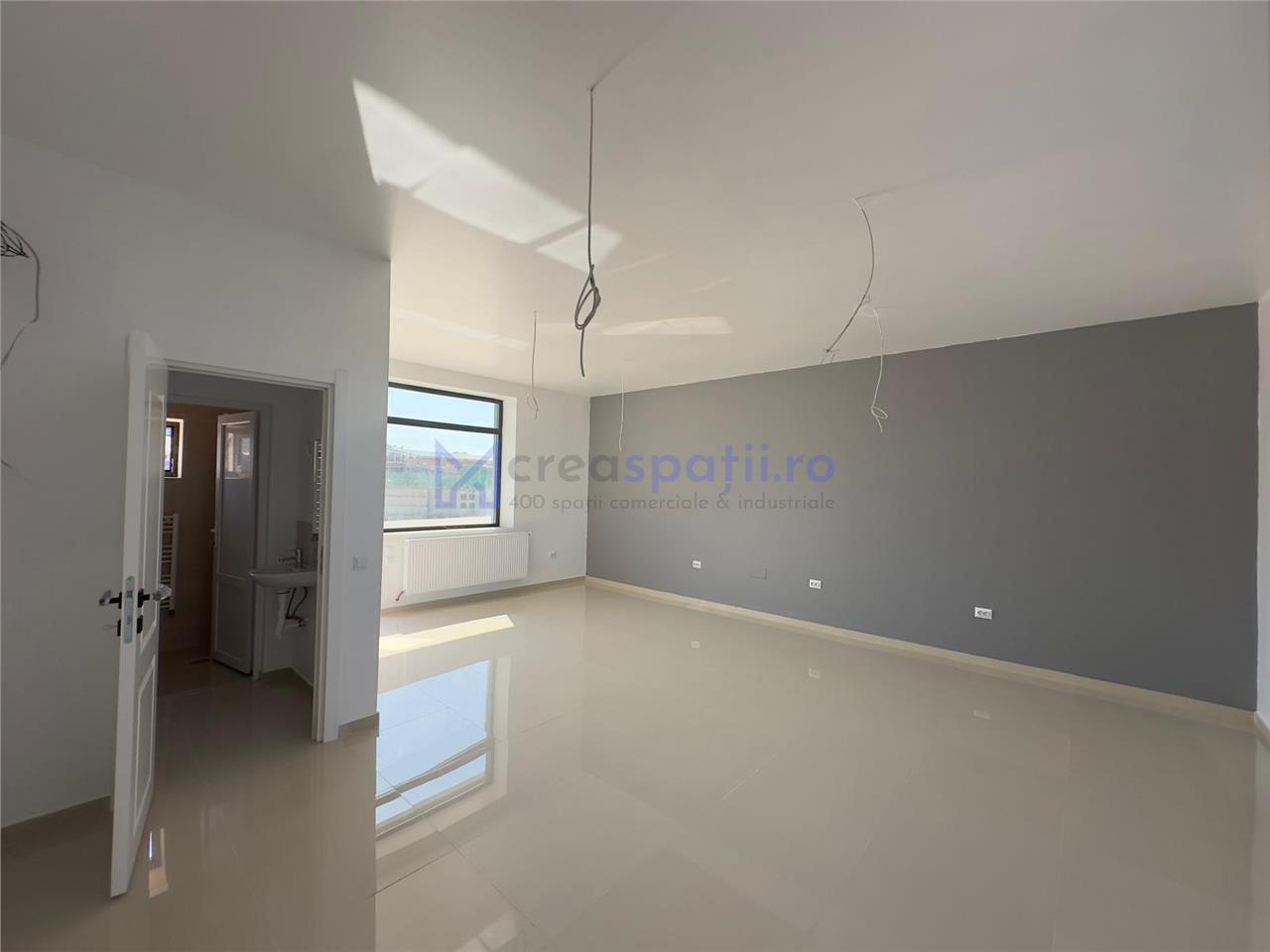 Spatii birouri, showroom, depozit, de la 36mp la 72mp, zona Mall Moldova